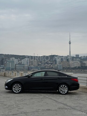 Hyundai Sonata-4