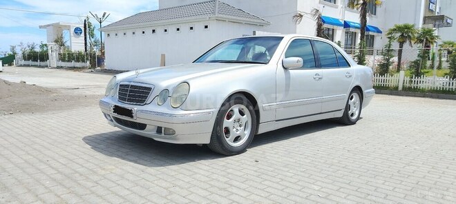 Mercedes E 240-8