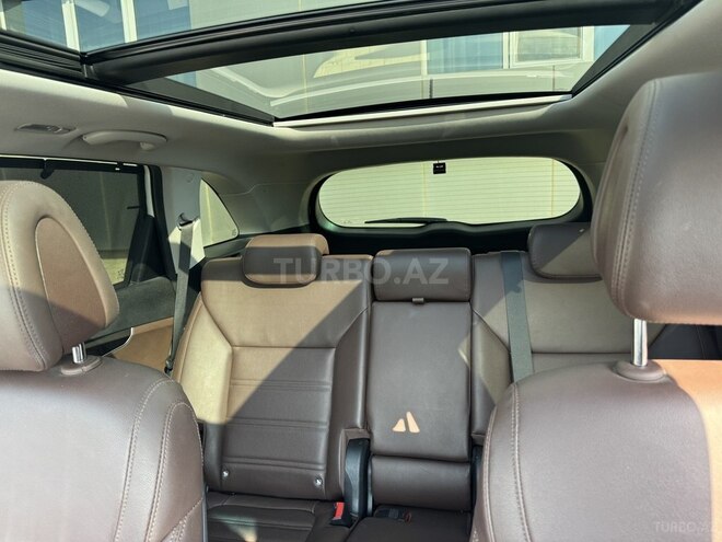 Kia Sorento-14