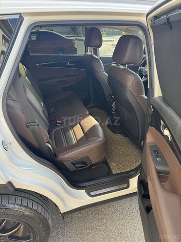 Kia Sorento-13
