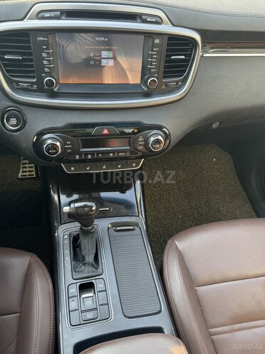 Kia Sorento-17