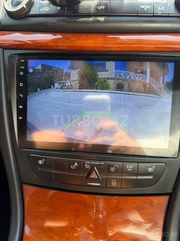 Mercedes E 220-2