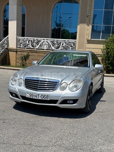 Mercedes E 220-17