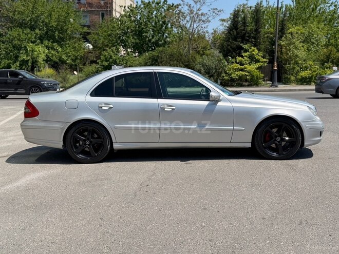 Mercedes E 220-13