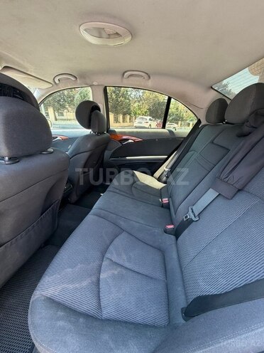 Mercedes E 220-10