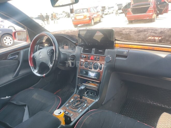 Mercedes E 220-5
