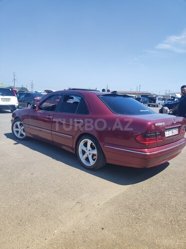 Mercedes E 220-4