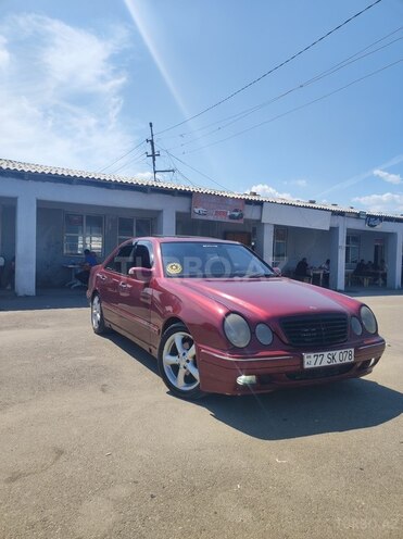 Mercedes E 220-3