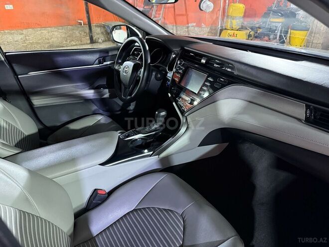 Toyota Camry-6