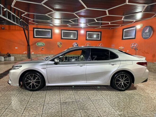 Toyota Camry-5
