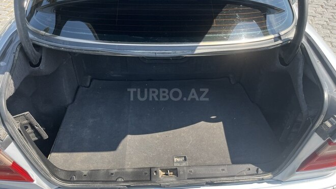 Mercedes E 270-7