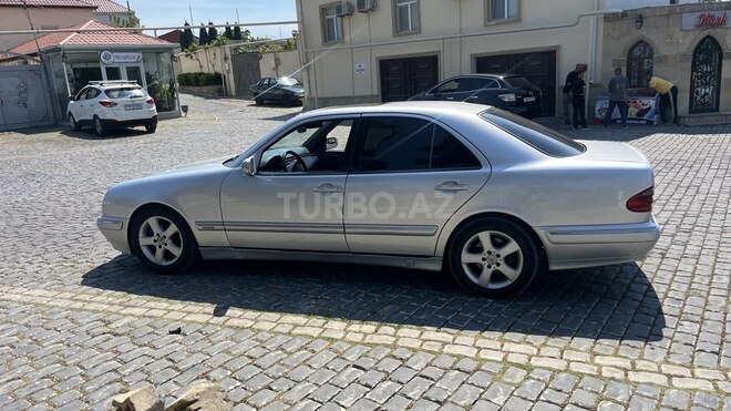 Mercedes E 270-5