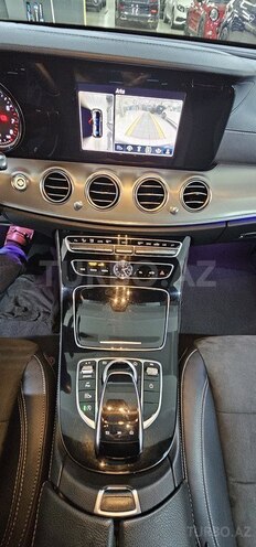 Mercedes E 250-10