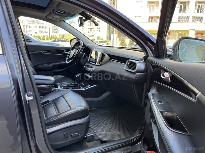 Kia Sorento-12