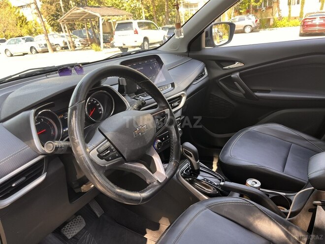 Chevrolet Tracker-9
