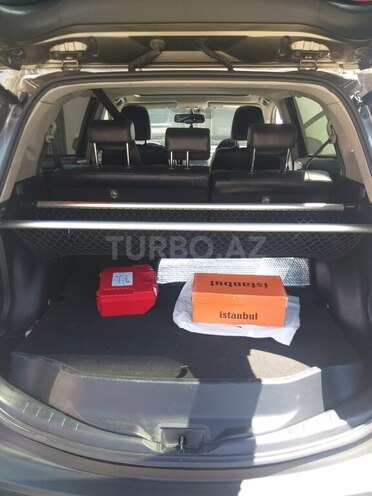 Toyota RAV4-8