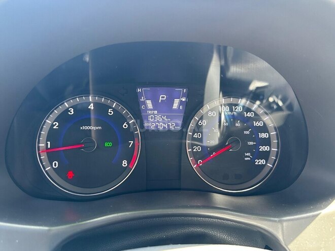 Hyundai Accent-6
