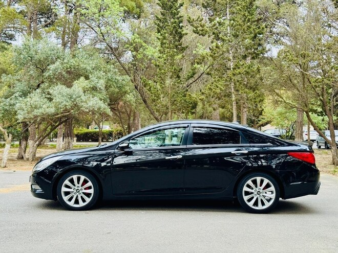 Hyundai Sonata-4