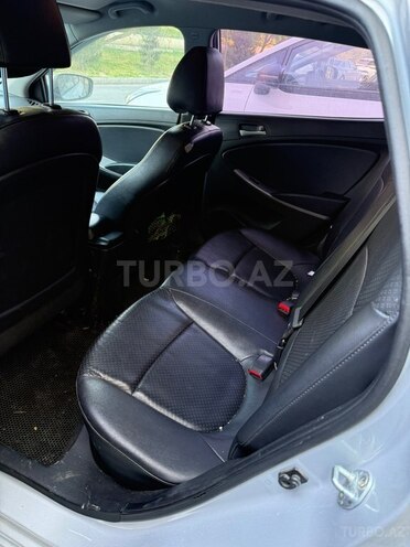Hyundai Accent-3