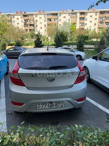 Hyundai Accent-4