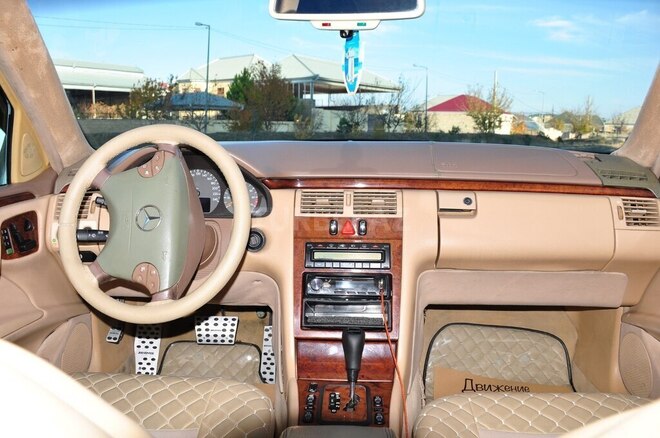 Mercedes E 280 4MATIC-2