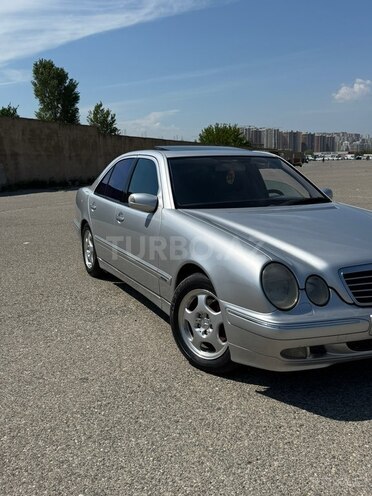 Mercedes E 240-2