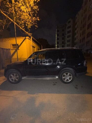 Mitsubishi Pajero-3