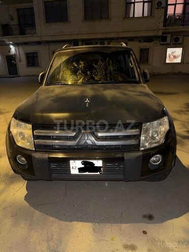 Mitsubishi Pajero-1