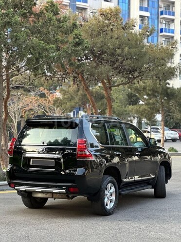 Toyota Land Cruiser Prado-6