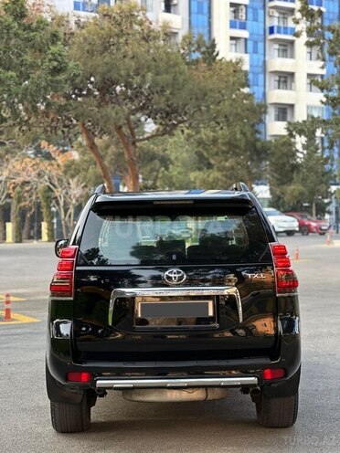 Toyota Land Cruiser Prado-5