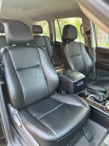 Toyota Land Cruiser Prado-12