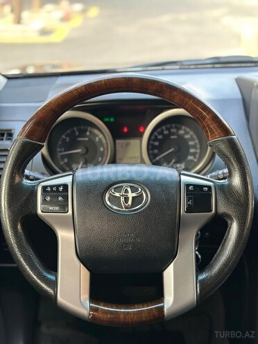 Toyota Land Cruiser Prado-9