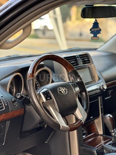 Toyota Land Cruiser Prado-8