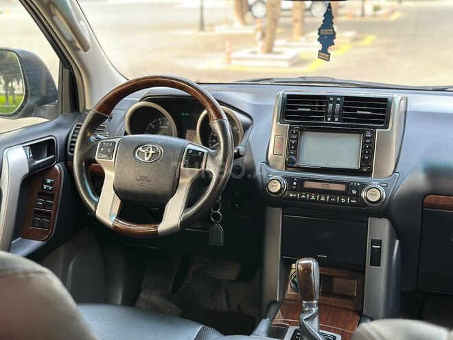 Toyota Land Cruiser Prado-17