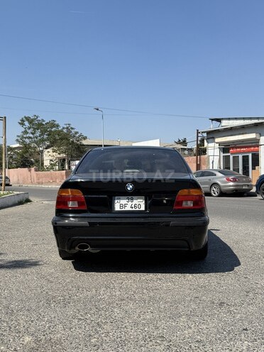 BMW 528-2