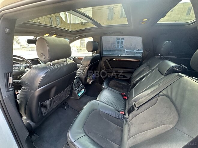 Audi Q7-8