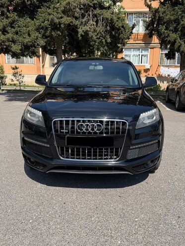 Audi Q7-1