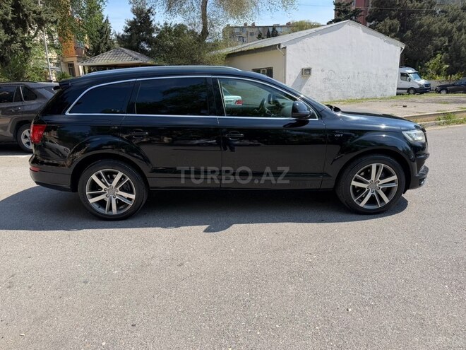 Audi Q7-3