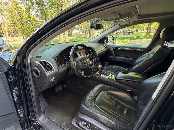 Audi Q7-7