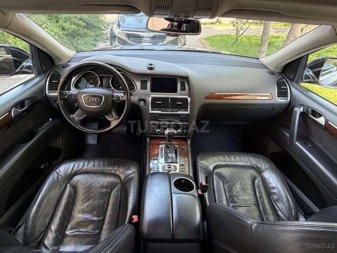 Audi Q7-9