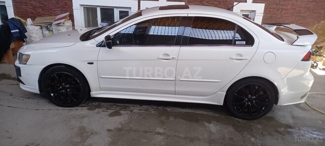 Mitsubishi Lancer-5