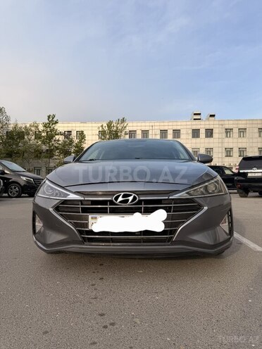 Hyundai Elantra-1