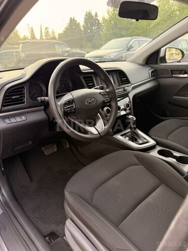Hyundai Elantra-5