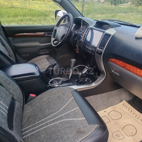 Toyota Land Cruiser Prado-5
