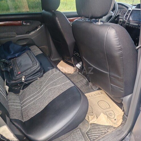 Toyota Land Cruiser Prado-4