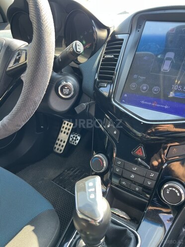 Chevrolet Cruze-13