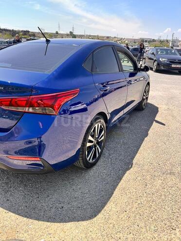 Hyundai Accent-13