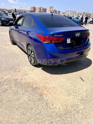 Hyundai Accent-10