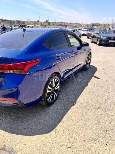 Hyundai Accent-7