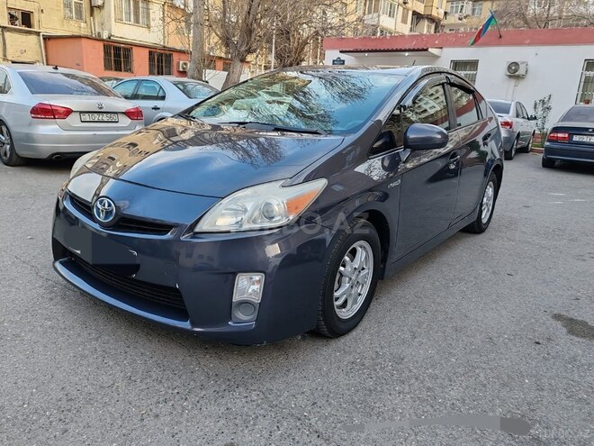 Toyota Prius-8